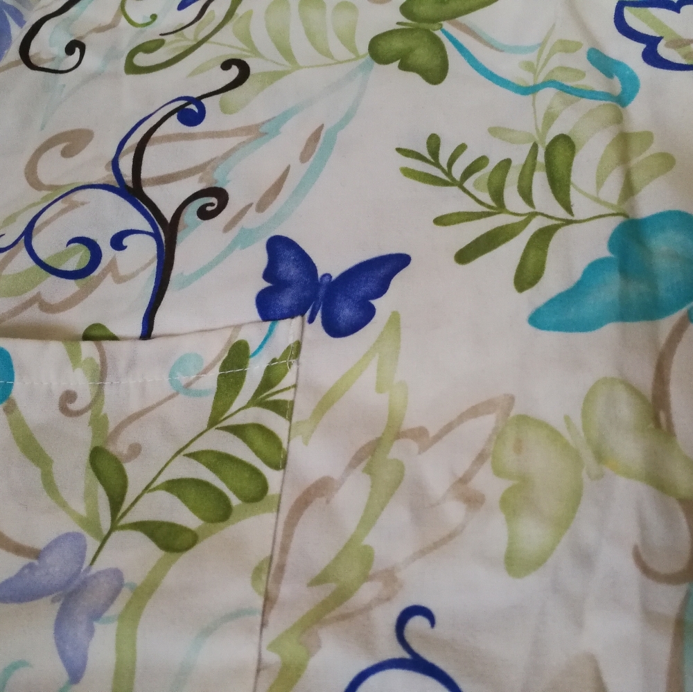 Scrub top - Picture 3 of 4